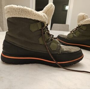Sorel Waterproof Boots size: 10.5